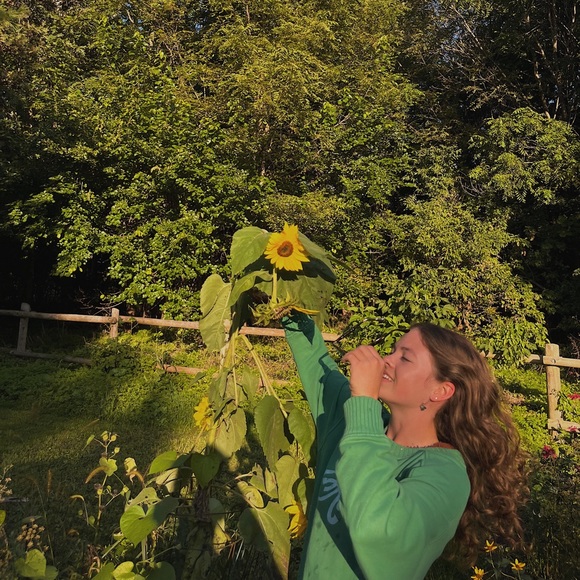 Meet your Posher, Kaleigh - Picture 2 of 3